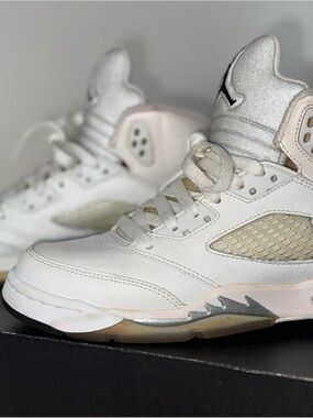 Women’s size 7.5/Mens size 6 Jordan 5 Retro White and Silver Women's Sneakers
